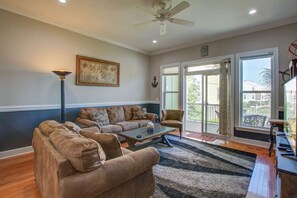 TV - Folly Beach Home - Private Porch With Marsh View! (Charleston)