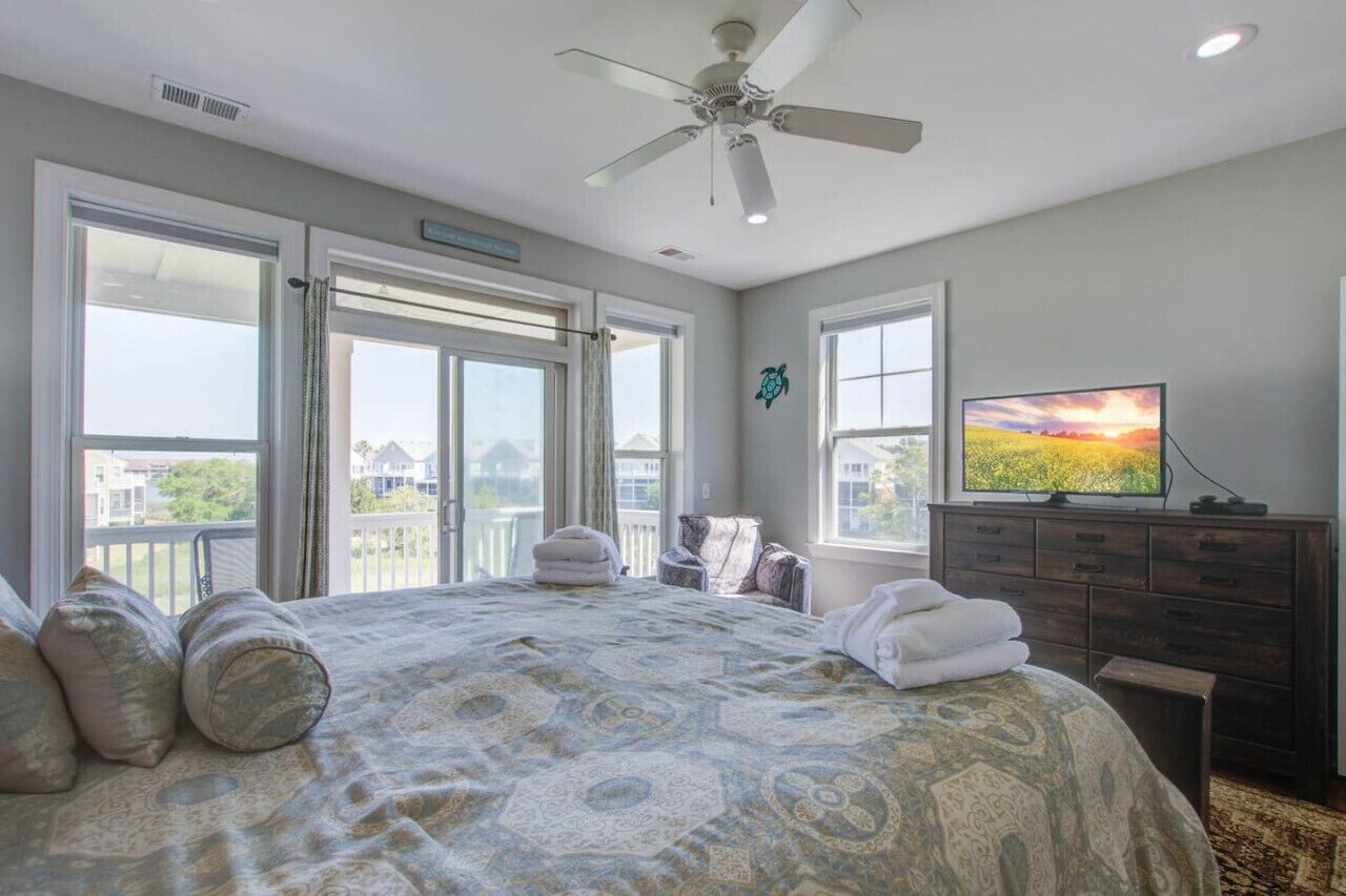 3 bedrooms, desk, iron/ironing board, WiFi