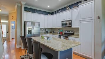 Réfrigérateur, cafetiÚre/bouilloire