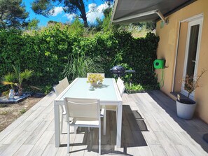 Outdoor dining - Escape near the sea (La Ciotat)