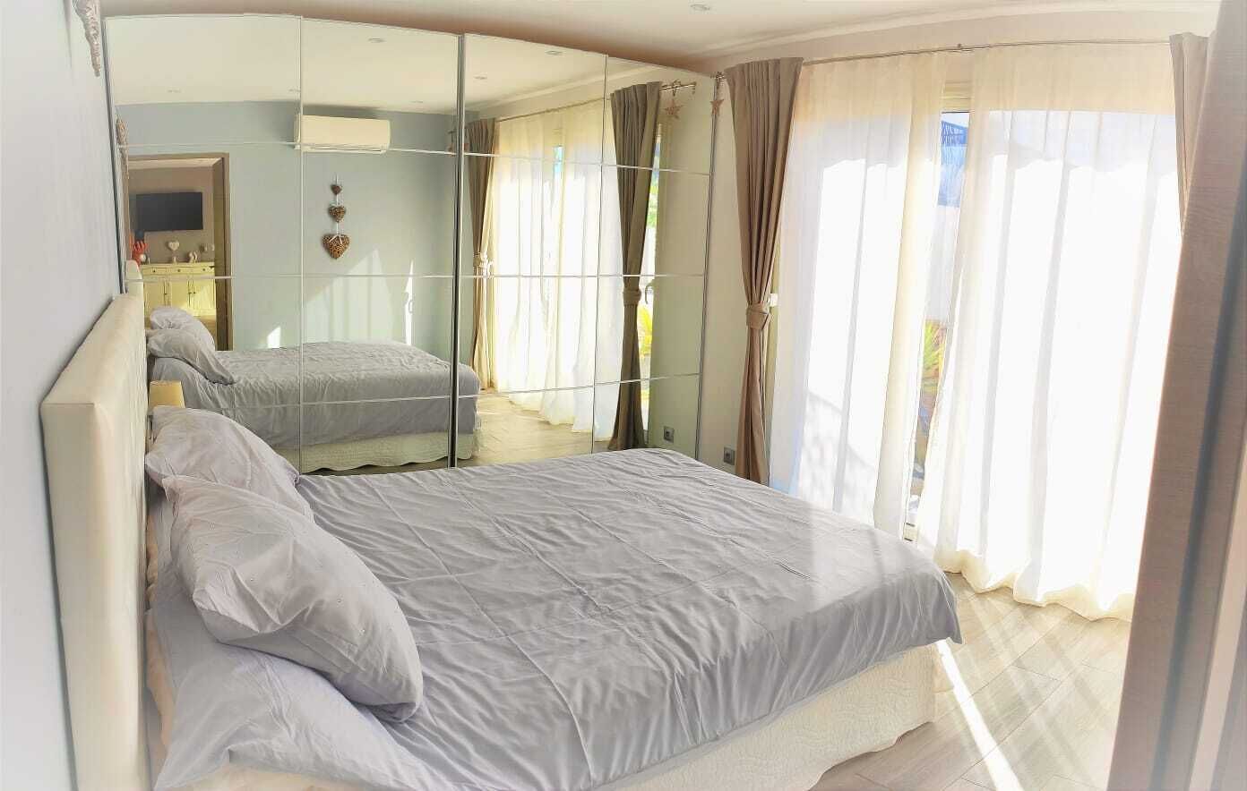 2 bedrooms, iron/ironing board, travel cot, free WiFi