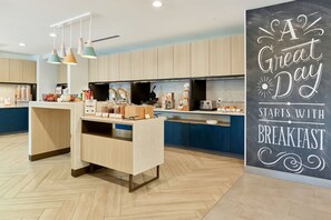 Free daily continental breakfast  - Towneplace Suites by Marriott Hixson (Hixson)