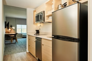 Estudio, 2 camas de matrimonio | Cocina privada | Microondas