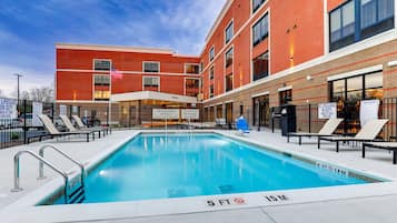 Seasonal outdoor pool