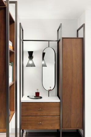 Suite, 2 chambres (Palace Suite) | Salle de séjour | Téléviseur connecté de 55 po avec télévision numérique, téléviseur