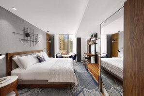 Signature Room, 1 King Bed, City View | Premium bedding, minibar, in-room safe, desk