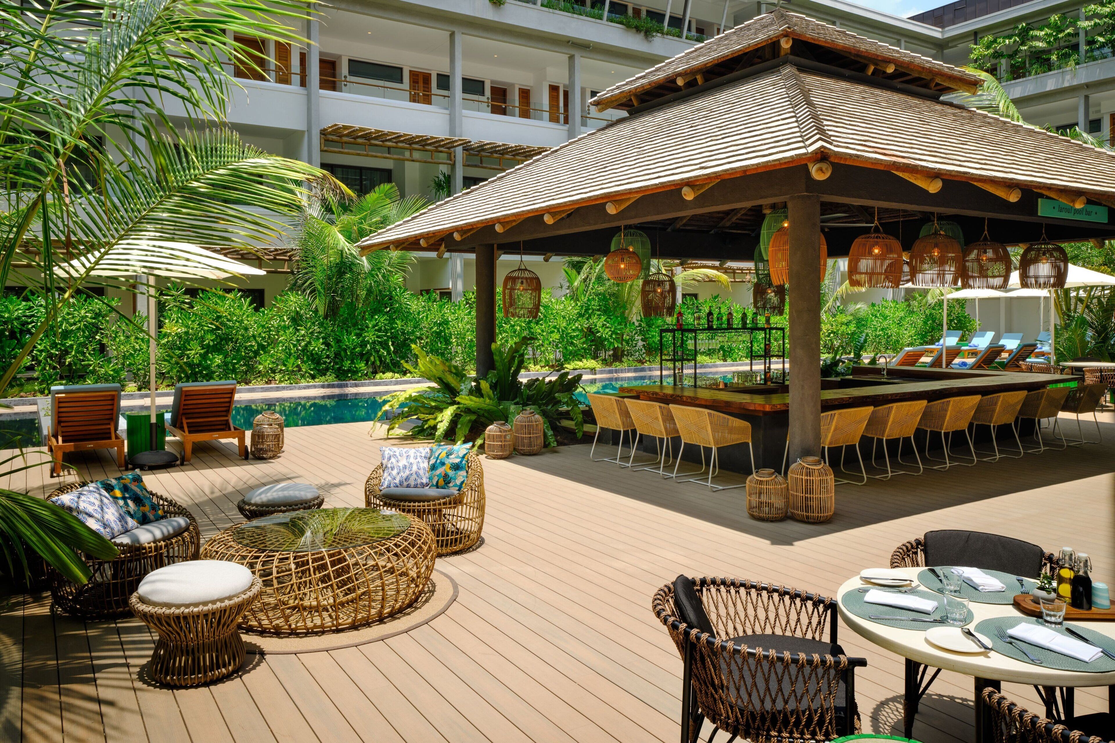 Bar junto a la alberca