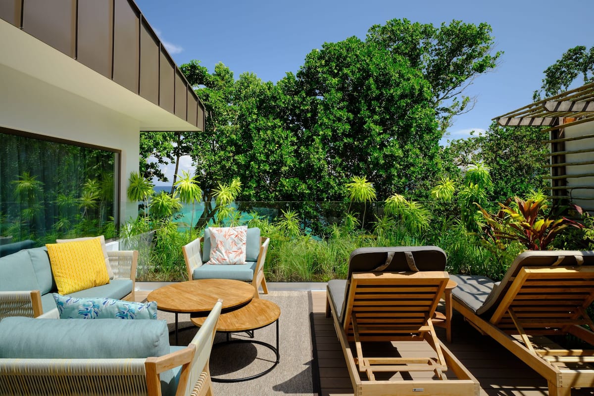 Senior Suite, 1 King Bed, Terrace, Mountain View | Garden view