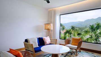 家庭套房, 1 间卧室, 山景 | 迷你吧、客房内保险箱、特色装修、特色家居