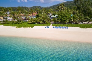 Beach nearby, white sand, sun-loungers, beach umbrellas
