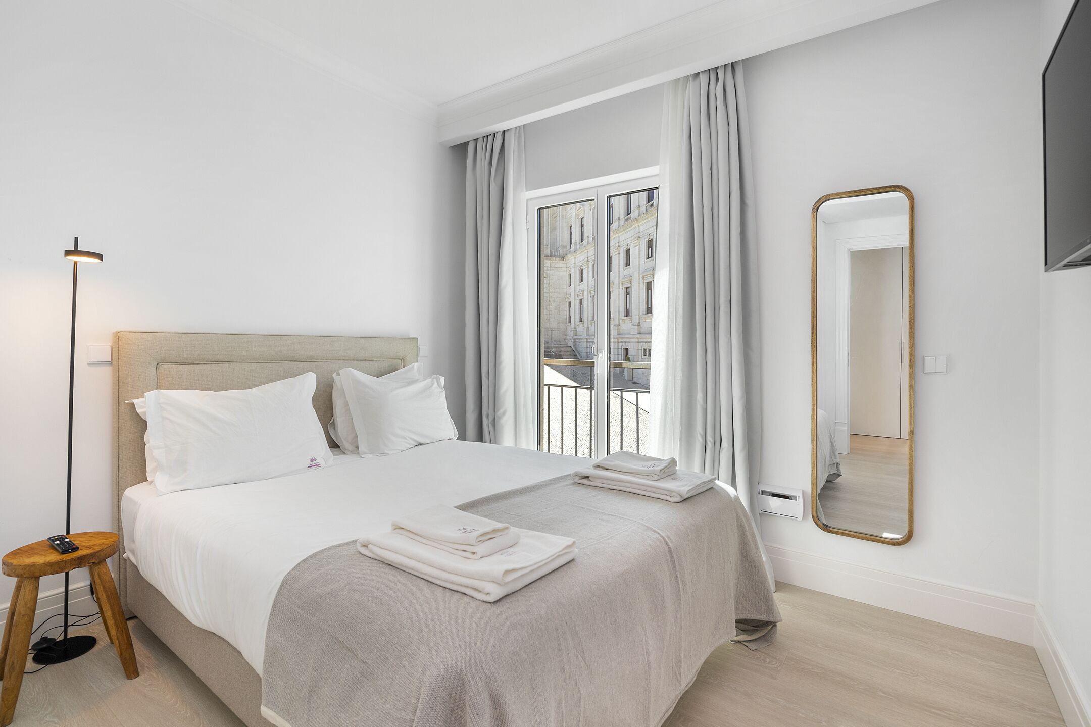 One Bedroom Superior Apartment | Blackout drapes, free WiFi, bed sheets