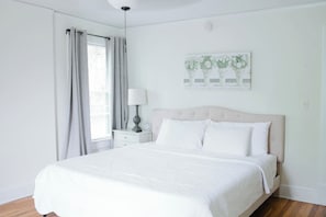2 bedrooms, desk, iron/ironing board, free WiFi