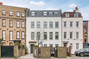 Basic Apartment, Multiple Beds | Exterior - Beautiful 2 Bedroom Flat With Terrace in Fulham (London)