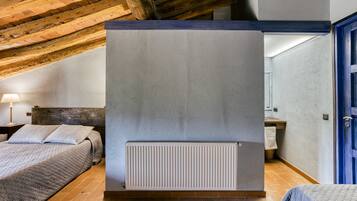 4 Schlafzimmer, BĂŒgeleisen/BĂŒgelbrett, kostenloses WLAN, BettwĂ€sche