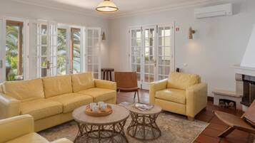 TV connectée, console de jeux vidéo, Netflix, services de streaming