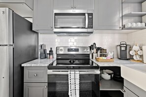 Stovetop - Downtown Duplex - Coming St - Sleeps 20 (Charleston)