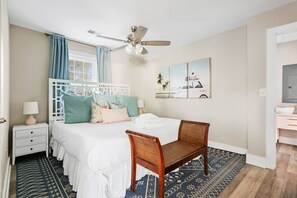 2 bedrooms, desk, iron/ironing board, WiFi