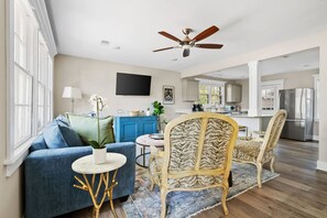 TV - Old Village - Renovated - Close to Beach/Downtown (Mount Pleasant)