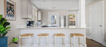 Old Village - Renovated - Close to Beach/Downtown