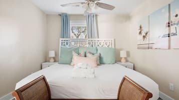 2 bedrooms, desk, iron/ironing board, WiFi