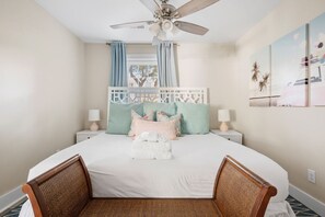 2 bedrooms, desk, iron/ironing board, WiFi