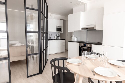 2ndhomes Modern 1BR Home w Sauna&Balcony