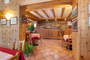 Dining - Apartment "Monolocale Sole 2" with Mountain View, Balcony & Wi-Fi (Cepina)