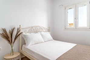 3 bedrooms, iron/ironing board, travel cot, free WiFi