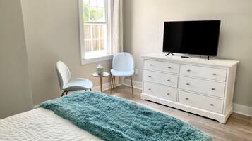 3 bedrooms, desk, iron/ironing board, WiFi