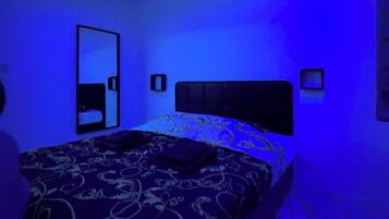 1 chambre, fer et planche Ă repasser, Wi-Fi gratuit, draps fournis