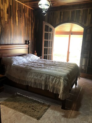 10 bedrooms, WiFi, bed sheets