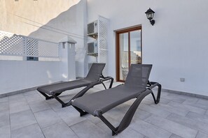 Terrace/patio - Apartment 'Casa Con Vistas 2' with Mountain View, Wi-Fi and Air Conditioning (FRIGILIANA)