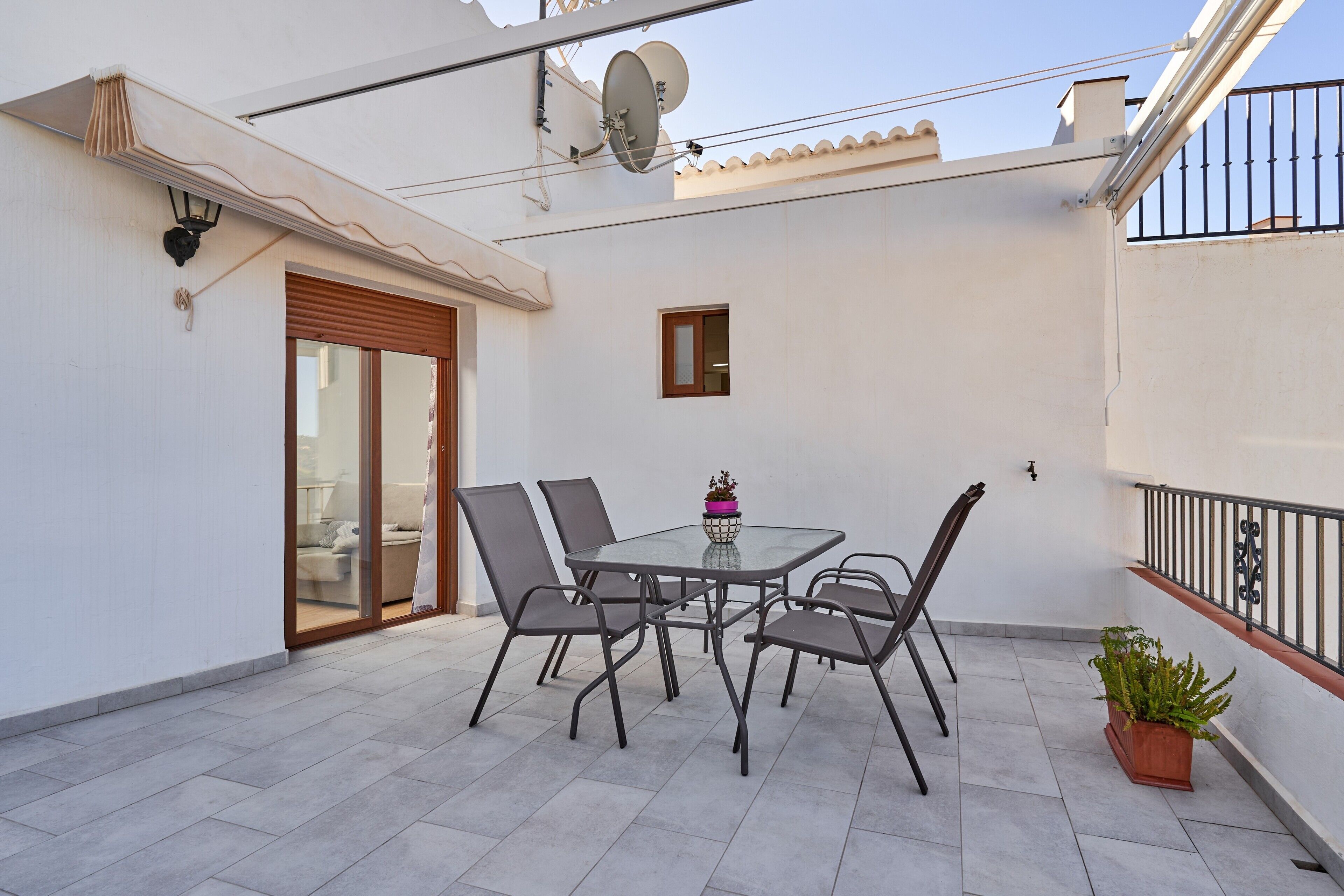 屋外ダイニングエリア