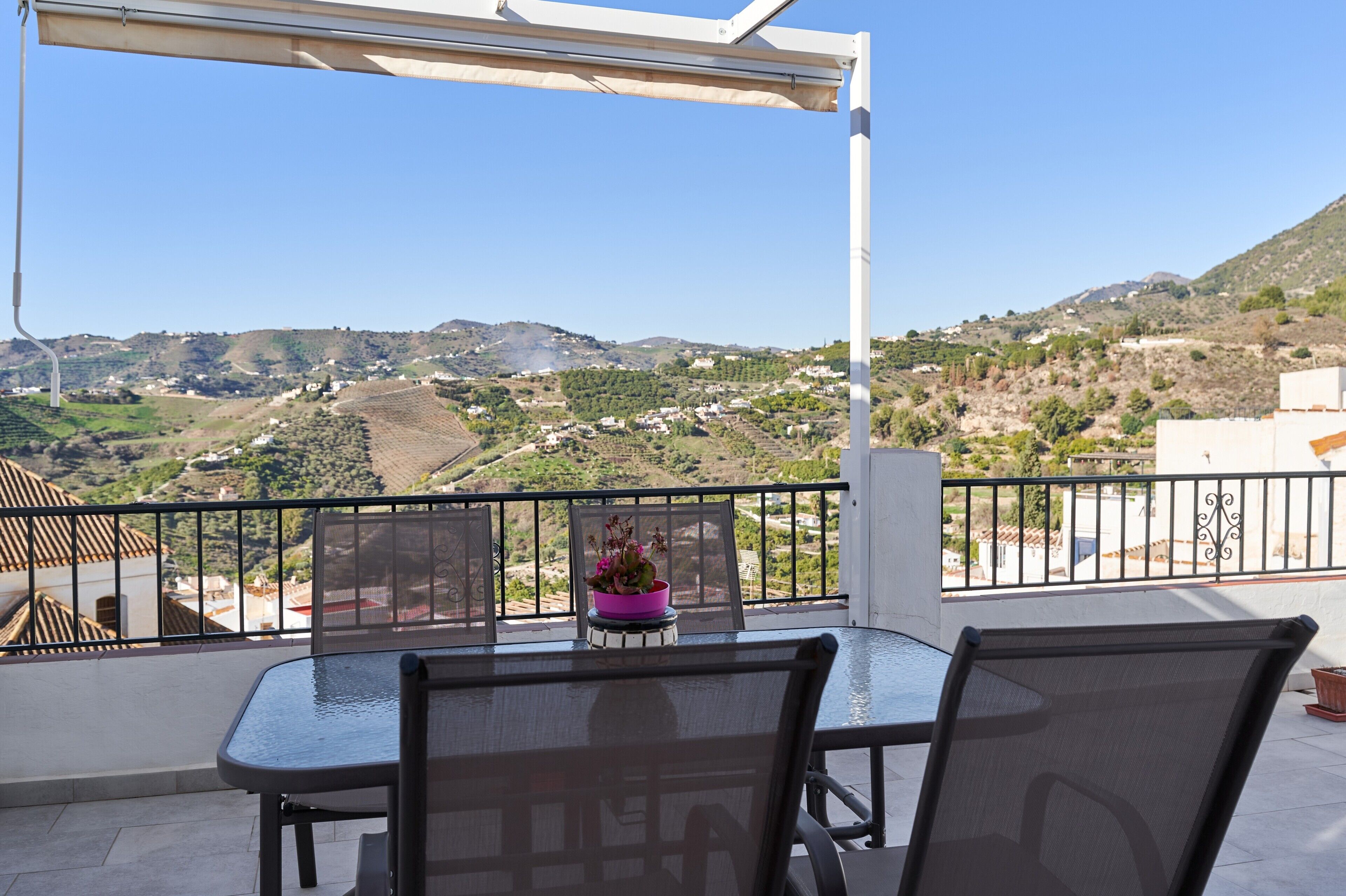 屋外ダイニングエリア