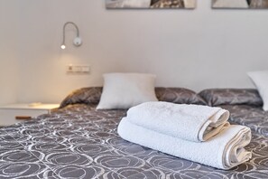 2 bedrooms, iron/ironing board, free WiFi, bed sheets - Apartment 'Casa Con Vistas 2' with Mountain View, Wi-Fi and Air Conditioning (FRIGILIANA)