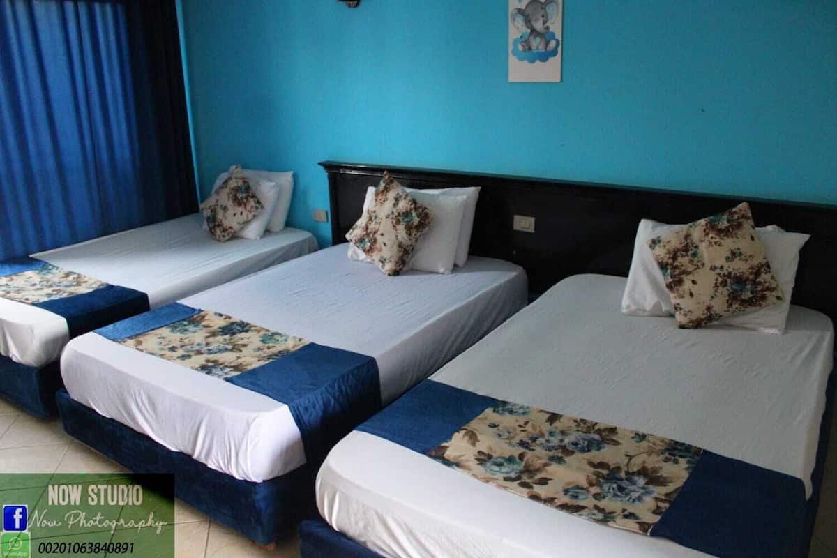 Standard Triple Room, 3 Bedrooms, Pool View | Bed sheets