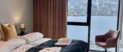 Signature Apartment | 2 bedrooms, iron/ironing board, free WiFi