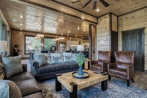 TV, peis, videospill og fotballspill