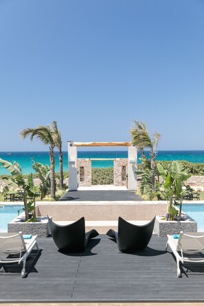 Front of property - Eden Beachfront Residences & Suites (Naxos)