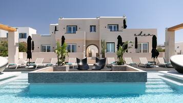 Seasonal outdoor pool, pool umbrellas, sun loungers