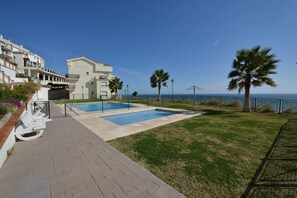 Outdoor pool - Vacation apartment with large balcony and wonderful view (Benalmádena)
