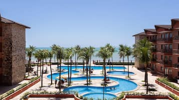 2 outdoor pools