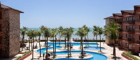 2 outdoor pools