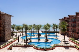 2 piscinas al aire libre