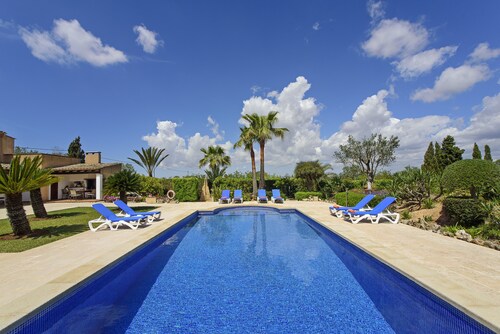 Teuler Petit for 8 people, magnificent outdoor area, beautiful rural setting