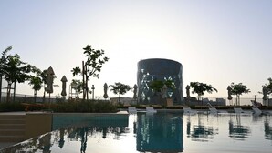 Room - Modern Boho 1BR Sleeps4 Balcony Pool Gym Dxbhills (Dubai)