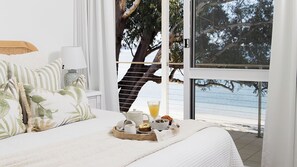 6 bedrooms, iron/ironing board, free WiFi, bed sheets - Foreshore Beach House - Stunning waterfront home (Salamander Bay)