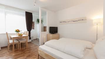 Studio | Living area | TV