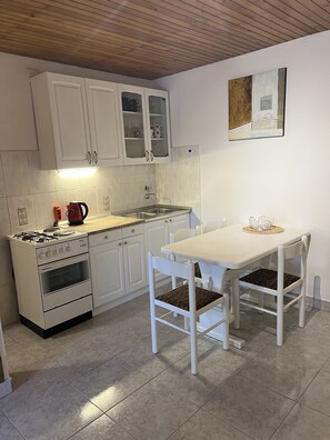 Fridge, stovetop, coffee/tea maker, electric kettle - Oasis for rest and relaxation, fantastic view Bella Vista A2+2 (Veliko Brdo)