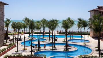 2 outdoor pools